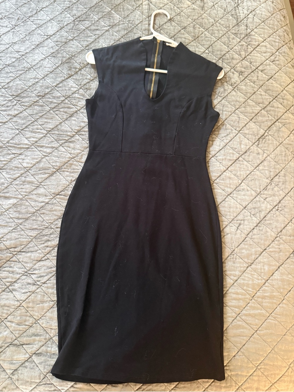 Rolla Coster Black Cap-Sleeve Sheath Dress with Keyhole Zip
